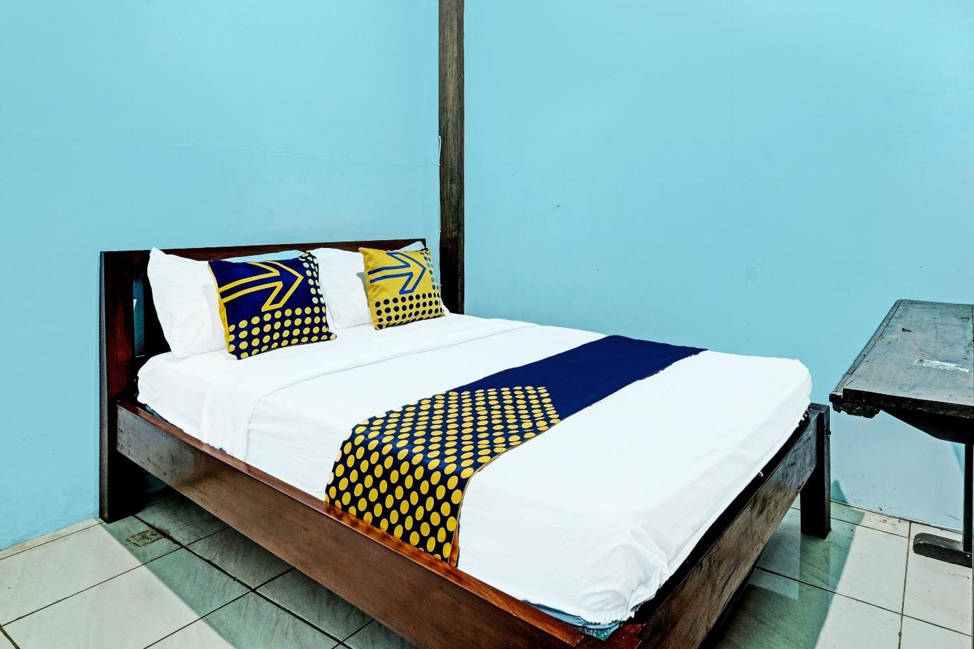 Spot On 91916 Joglo Doyong Homestay Syariah Jogjakarta Buitenkant foto