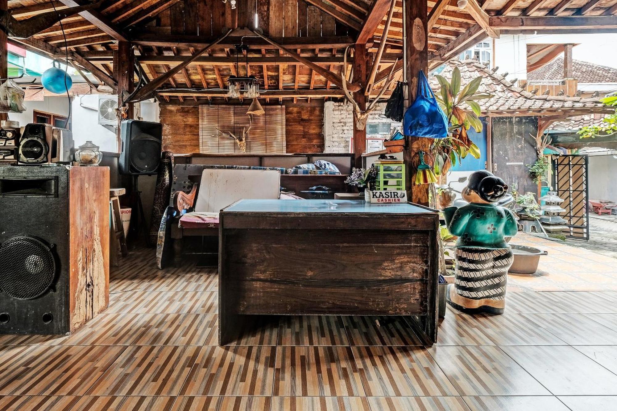 Spot On 91916 Joglo Doyong Homestay Syariah Jogjakarta Buitenkant foto