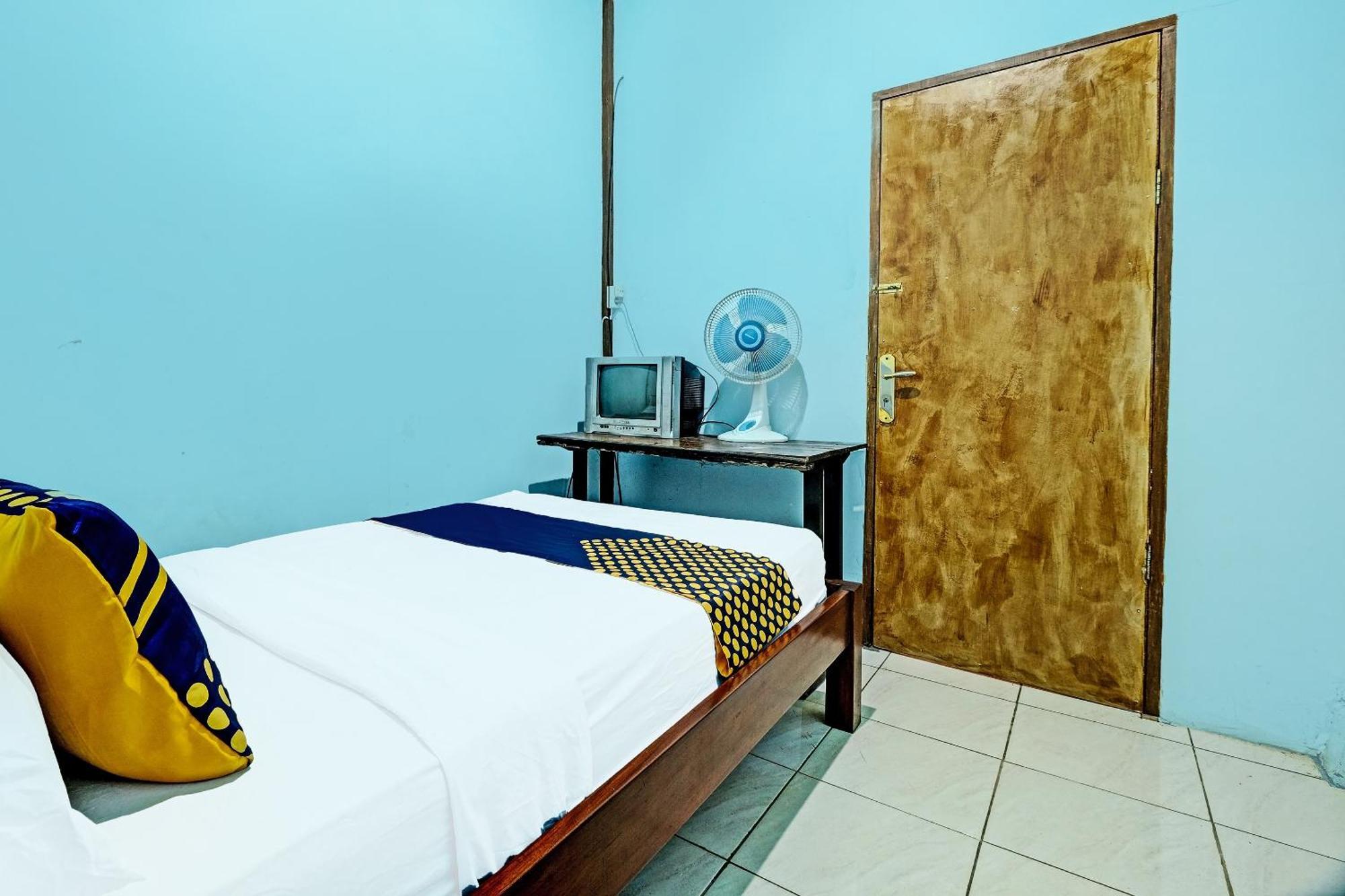 Spot On 91916 Joglo Doyong Homestay Syariah Jogjakarta Buitenkant foto