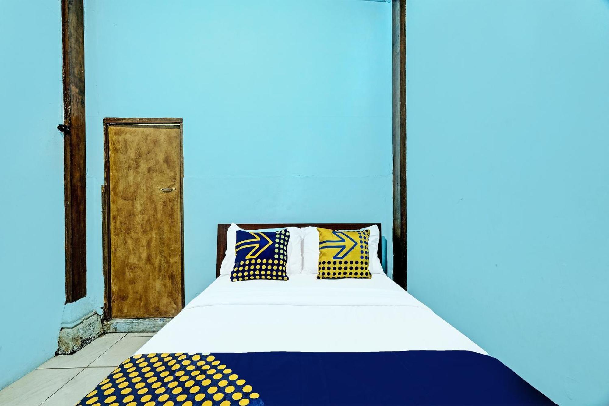 Spot On 91916 Joglo Doyong Homestay Syariah Jogjakarta Buitenkant foto