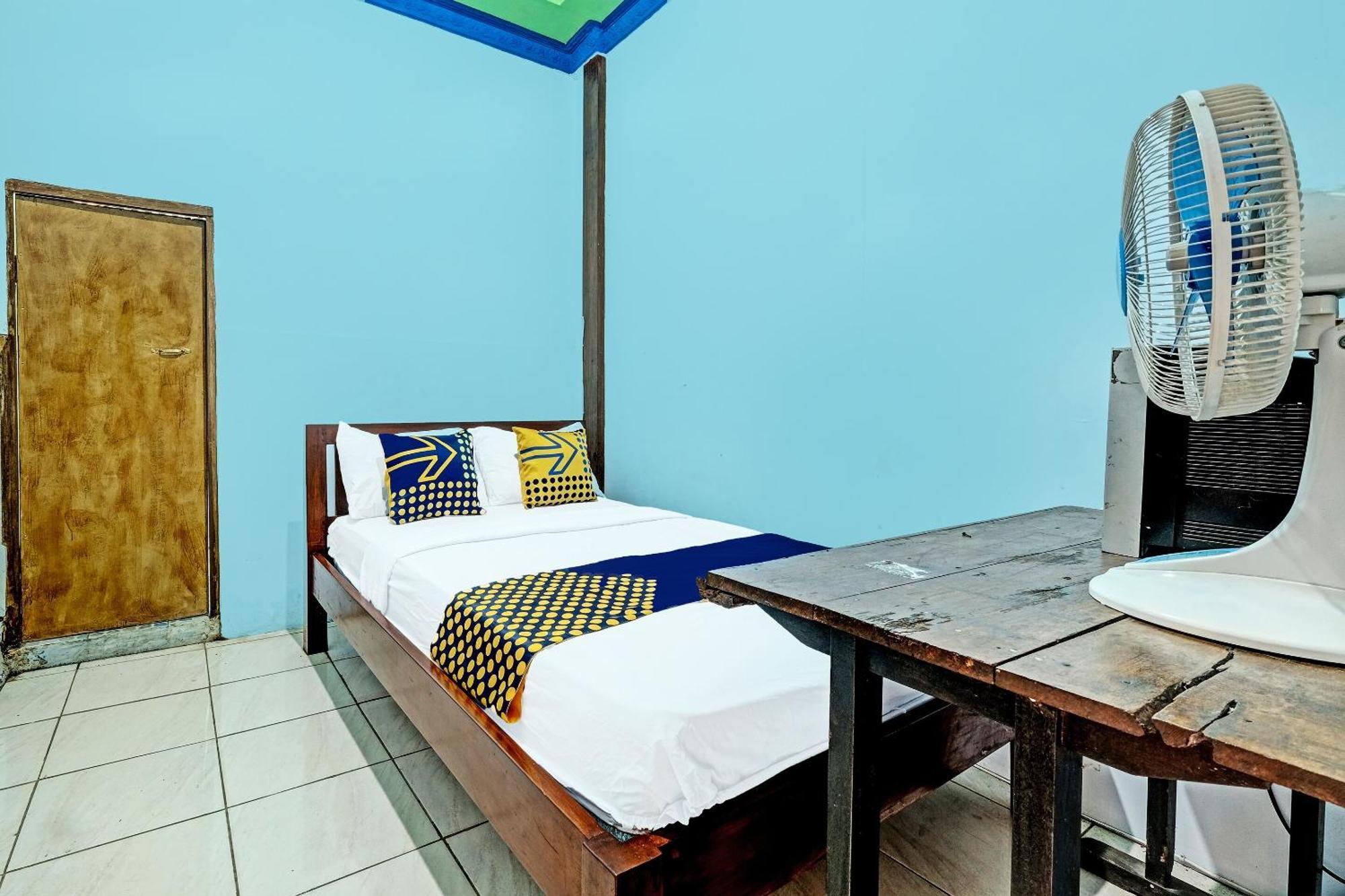 Spot On 91916 Joglo Doyong Homestay Syariah Jogjakarta Buitenkant foto